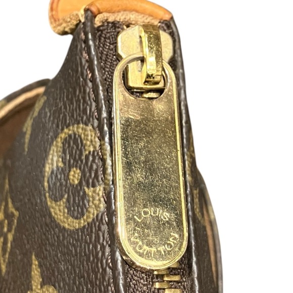 LOUIS VUITTON Louis Vuitton Monogram Macassar Davis Tote Bag  LOUIS VUITTON Brown Monogram Tote Bag